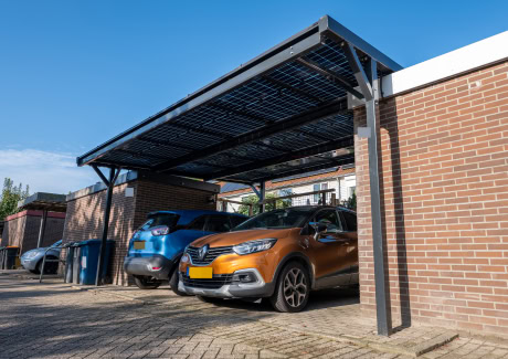 carport met zonnepanelen